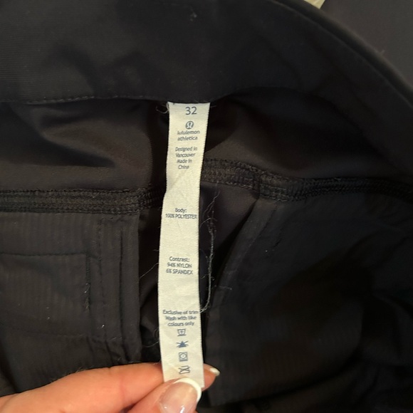 Men Lululemon shorts - Picture 2 of 3